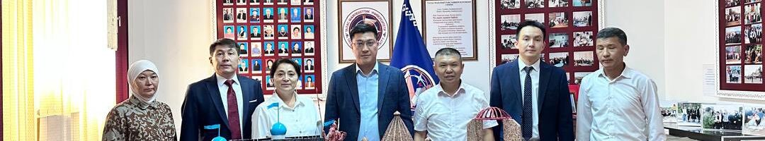 МИНИСТР БАКТИЯР ОРОЗОВ ОЗНАКОМИЛСЯ С СОСТОЯНИЕМ УЧЕБНЫХ ЗАВЕДЕНИЙ ТАЛАССКОЙ ОБЛАСТИ